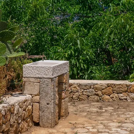 Vinovassilema Stone * Atsoupades